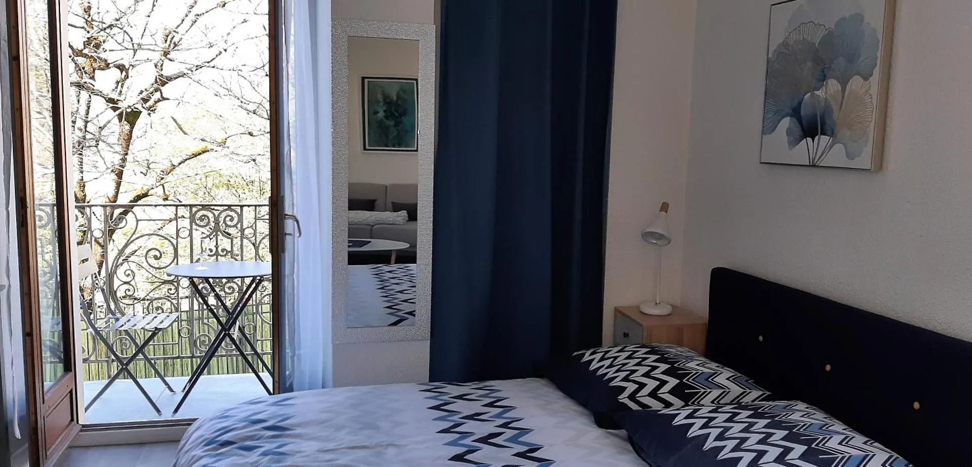 Charmant Studio Renove Avec Balcon Aix-les-Bains Apartment