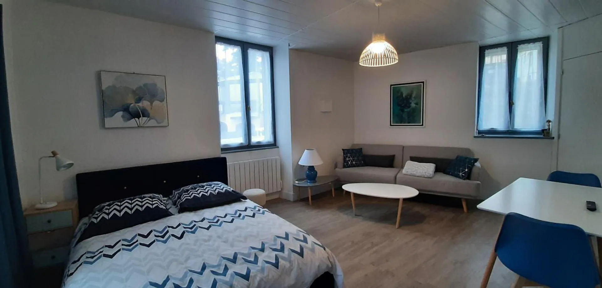 Charmant Studio Renove Avec Balcon Aix-les-Bains