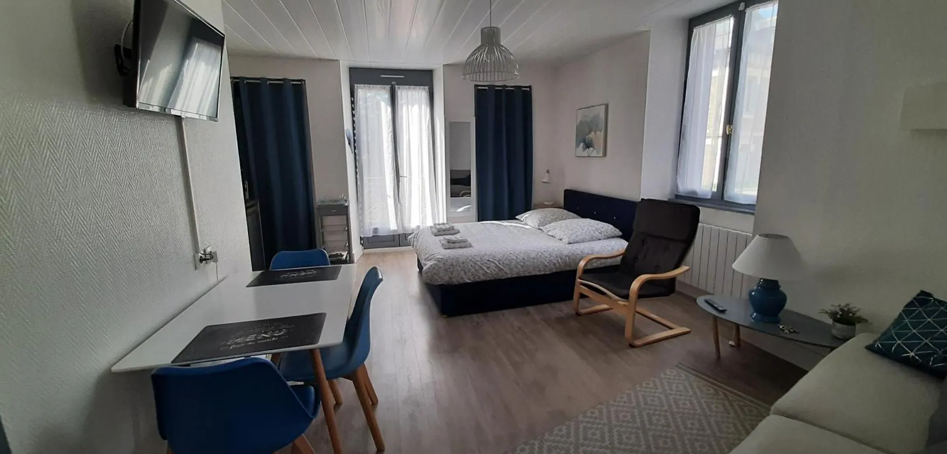 Apartment Charmant Studio Renove Avec Balcon Aix-les-Bains