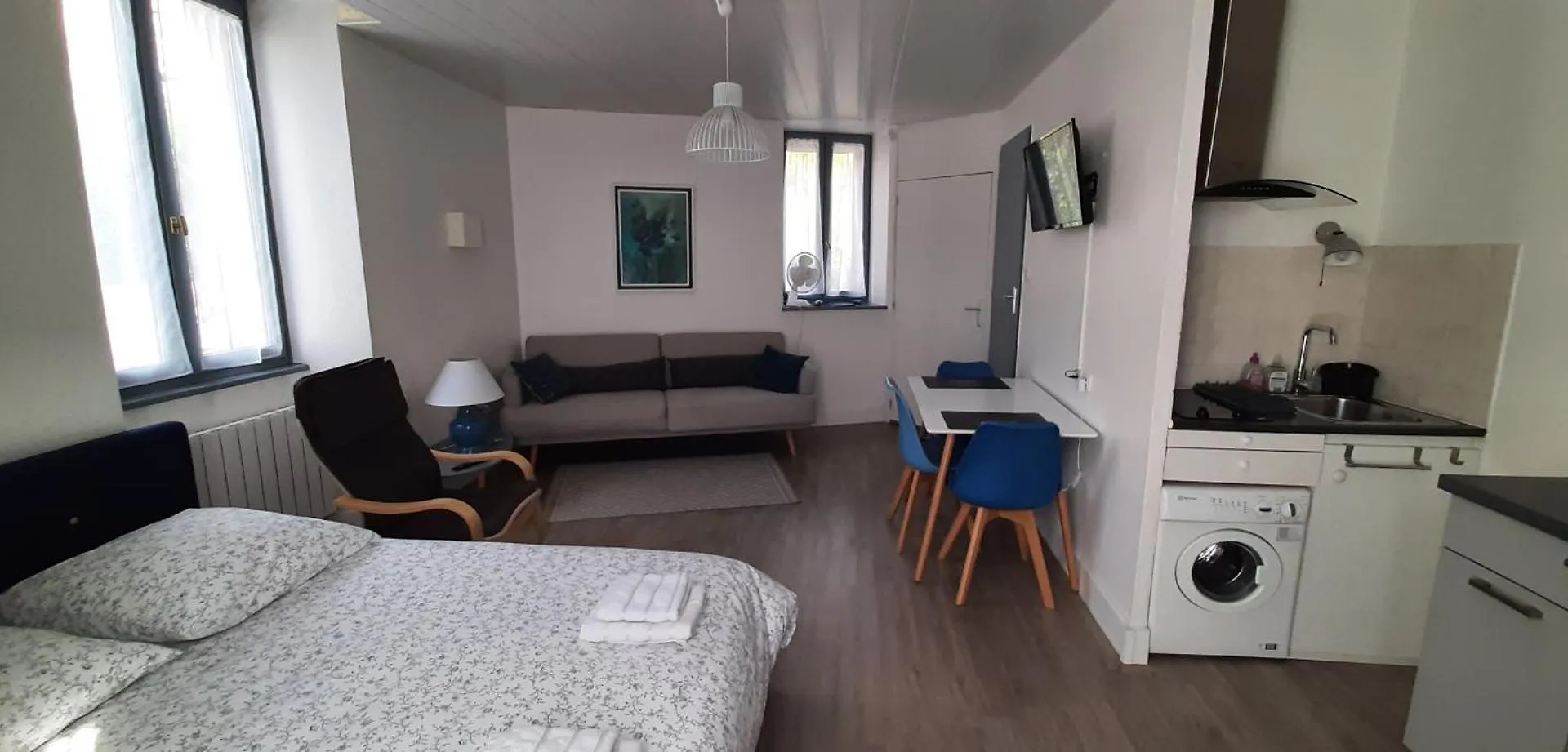 Charmant Studio Renove Avec Balcon Aix-les-Bains