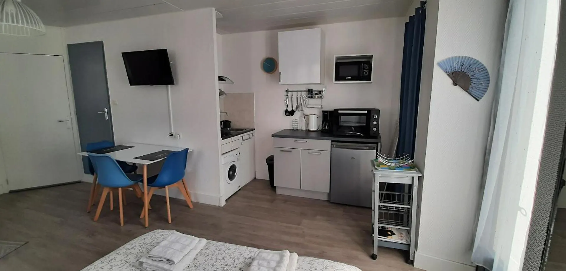 Charmant Studio Renove Avec Balcon Aix-les-Bains 0*,  France