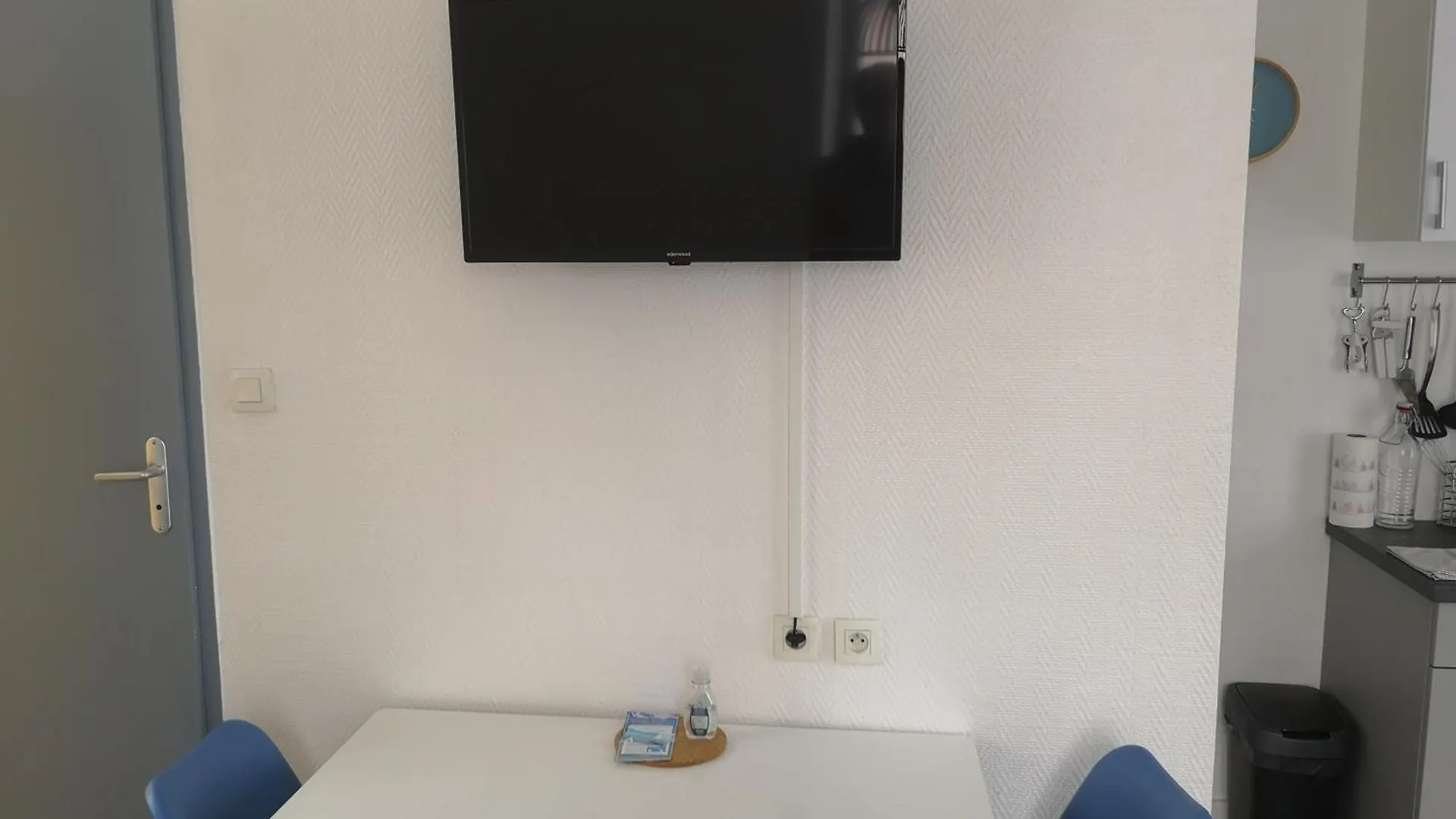 Charmant Studio Renove Avec Balcon Aix-les-Bains France